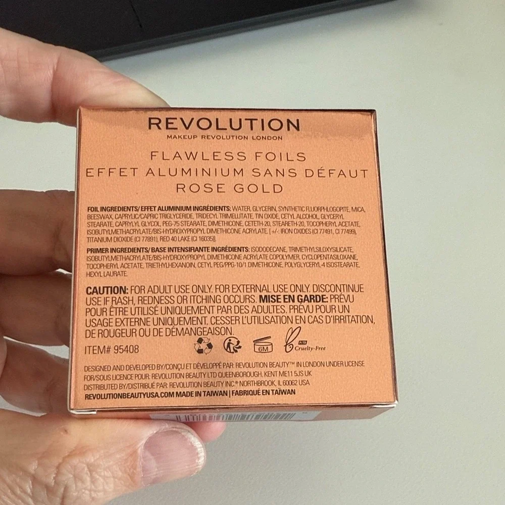 Revolution‎ Flawless Foils Eyeshadow - Radiant Rose Gold